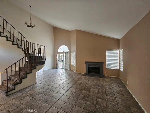 Living room/dining area