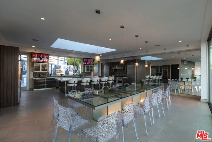 6447 Weidlake Drive, Los Angeles, California 90068