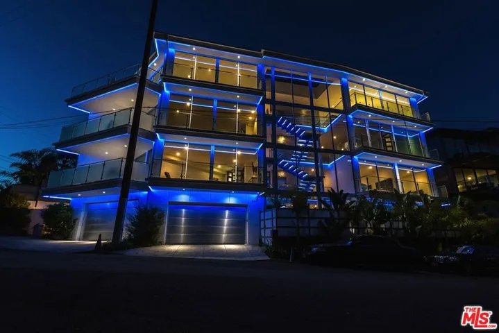 6447 Weidlake Drive, Los Angeles, California 90068