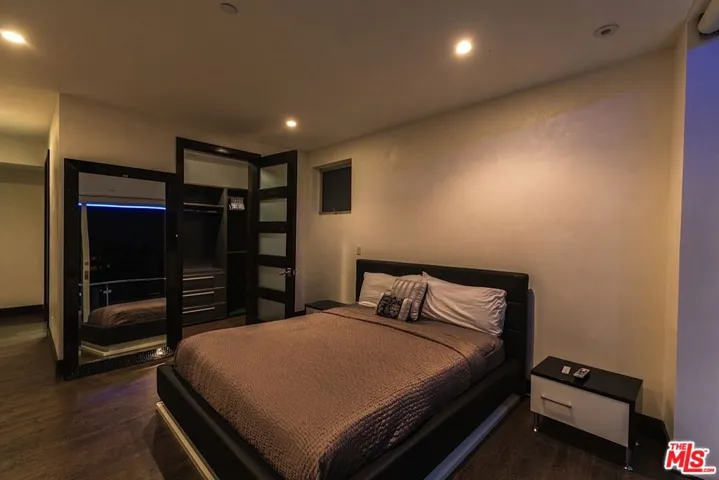 6447 Weidlake Drive, Los Angeles, California 90068