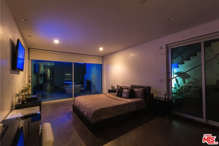 6447 Weidlake Drive, Los Angeles, California 90068