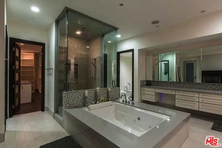 6447 Weidlake Drive, Los Angeles, California 90068