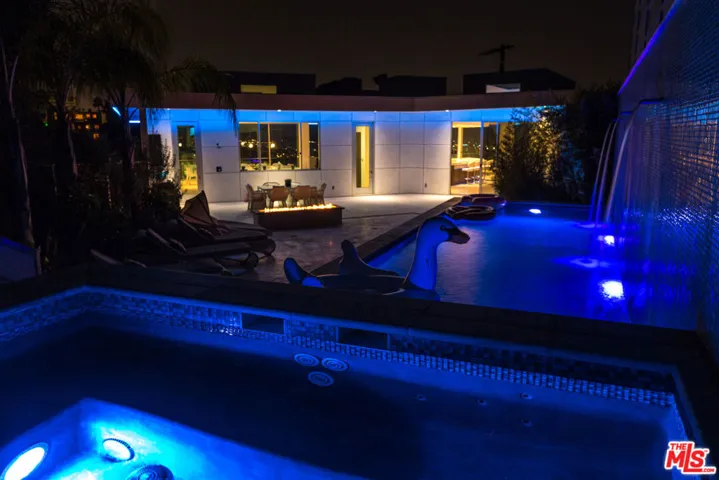 6447 Weidlake Drive, Los Angeles, California 90068