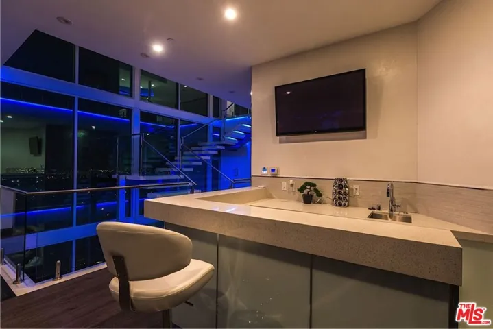 6447 Weidlake Drive, Los Angeles, California 90068