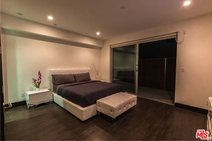 6447 Weidlake Drive, Los Angeles, California 90068