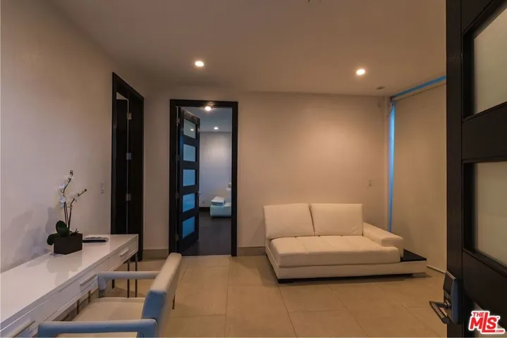 6447 Weidlake Drive, Los Angeles, California 90068