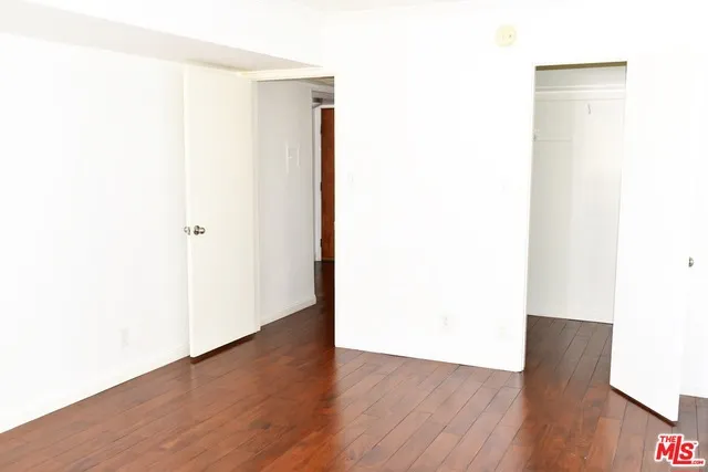 15248 Dickens Street 301, Sherman Oaks, California 91403