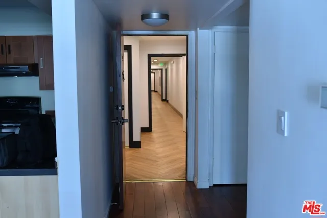 15248 Dickens Street 301, Sherman Oaks, California 91403