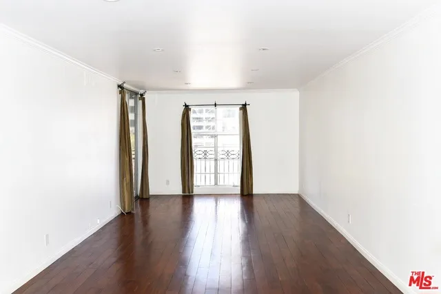 15248 Dickens Street 301, Sherman Oaks, California 91403