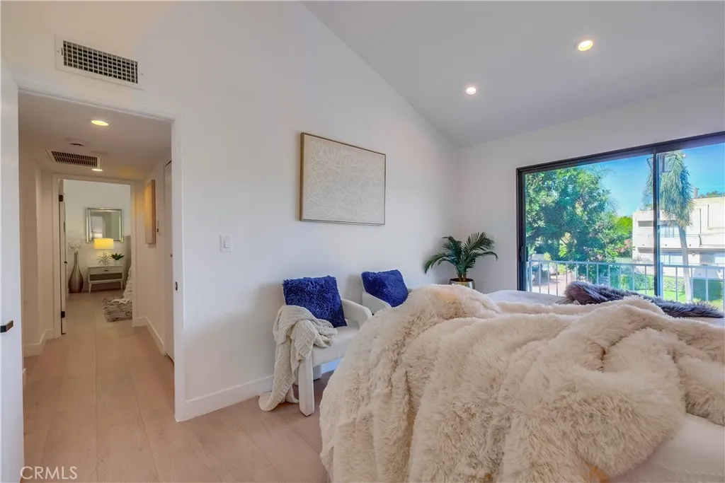 17230 Chatsworth Street 1, Granada Hills, California 91344 home-pic-8