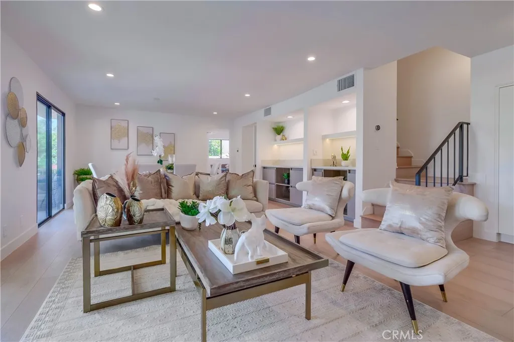 17230 Chatsworth Street 1, Granada Hills, California 91344 home-pic-5