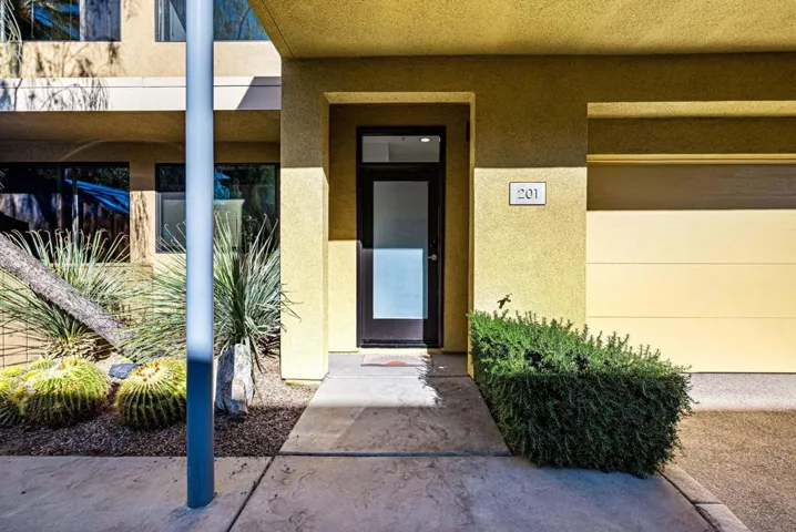 9-web-or-mls-PE_Palm_OPMG_1224_009