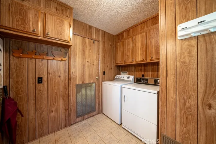 11442 Lakeshore Drive, Clearlake, California 95422