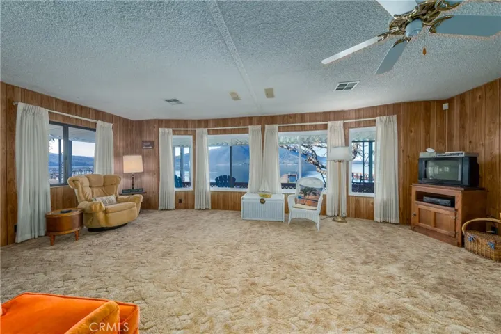 11442 Lakeshore Drive, Clearlake, California 95422