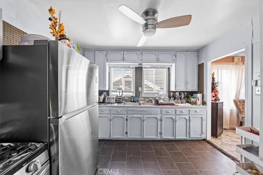 1236 W Martin Luther King Jr Boulevard, Los Angeles, California 90037 home-pic-14