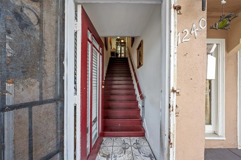 1236 W Martin Luther King Jr Boulevard, Los Angeles, California 90037 home-pic-7