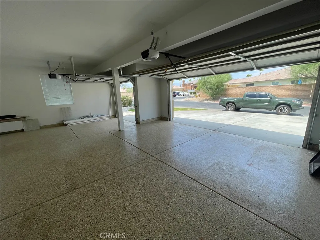 37222 Camden Dr, Indio, California 92203 home-pic-10