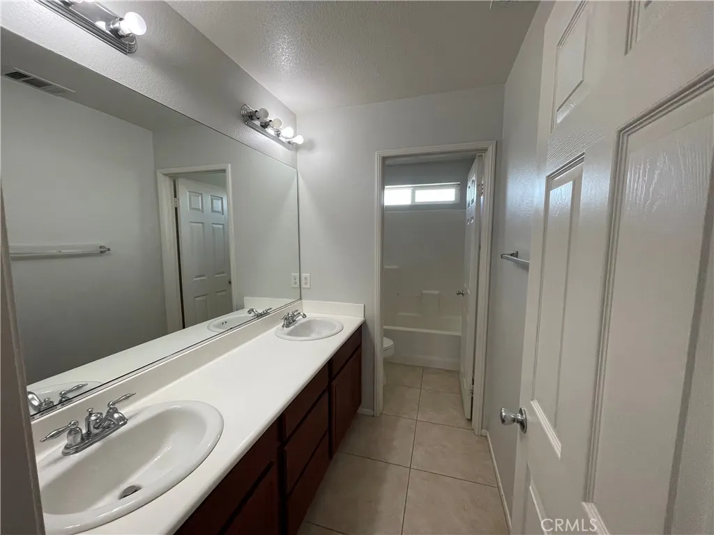 37222 Camden Dr, Indio, California 92203 home-pic-22