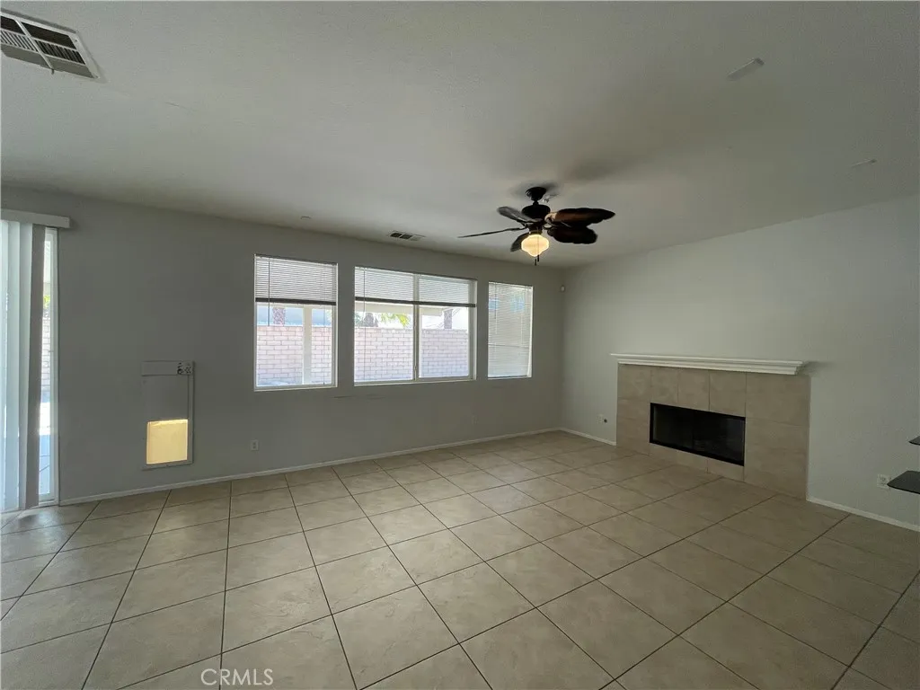 37222 Camden Dr, Indio, California 92203 home-pic-11