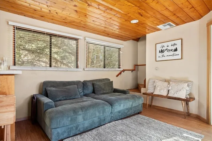 729 Eucalyptus Road, Cedar Glen, California 92321