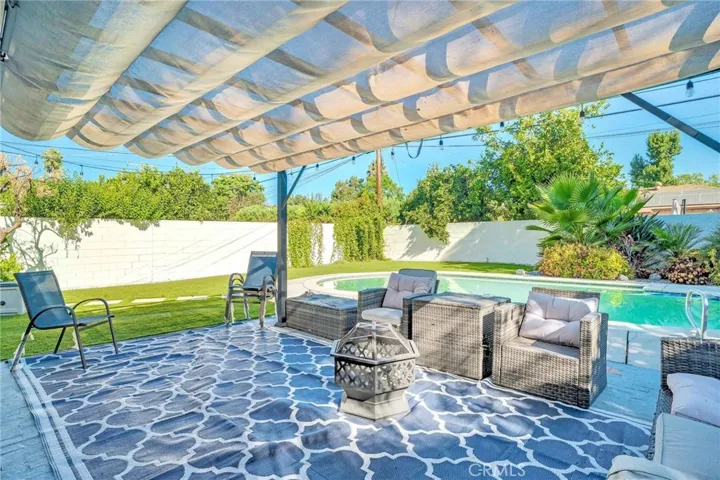 20807 Vose Street, Winnetka, California 91306