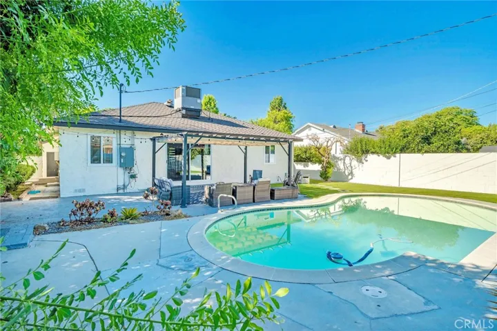 20807 Vose Street, Winnetka, California 91306