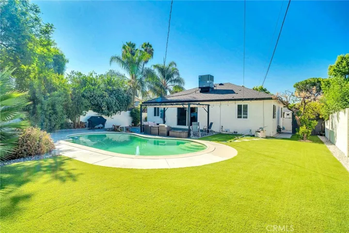20807 Vose Street, Winnetka, California 91306