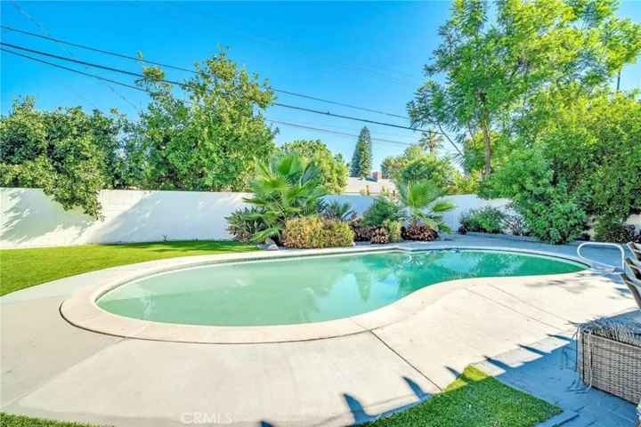 20807 Vose Street, Winnetka, California 91306