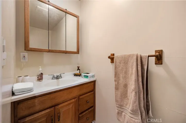 22660 Calvert Street, Woodland Hills, California 91367