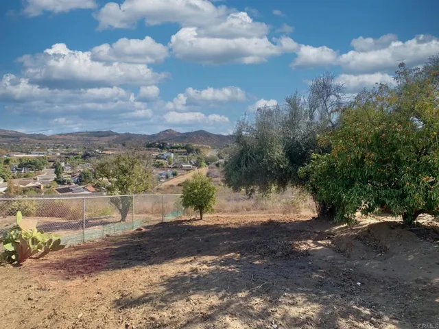 12503 Ridgeton Drive, Lakeside, California 92040