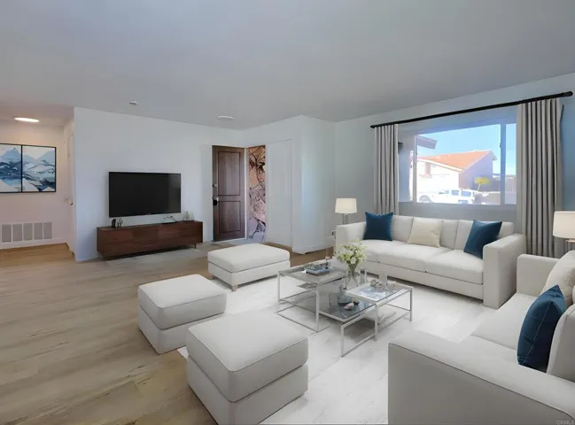 12503 Ridgeton Drive, Lakeside, California 92040