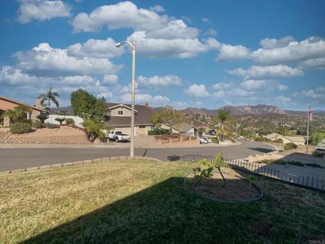12503 Ridgeton Drive, Lakeside, California 92040