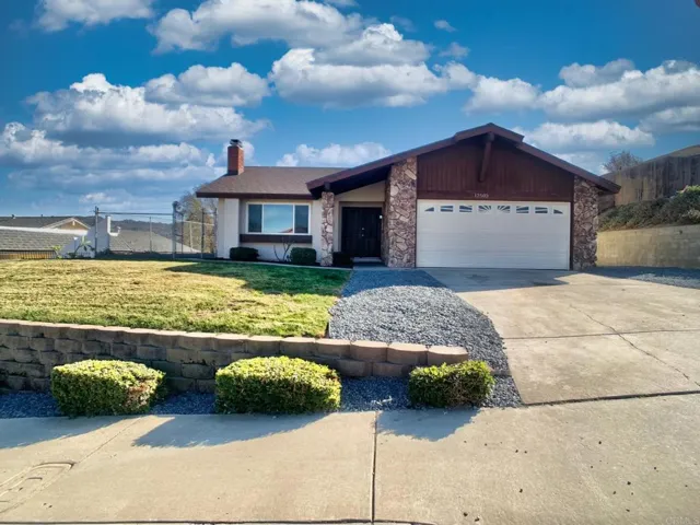 12503 Ridgeton Drive, Lakeside, California 92040