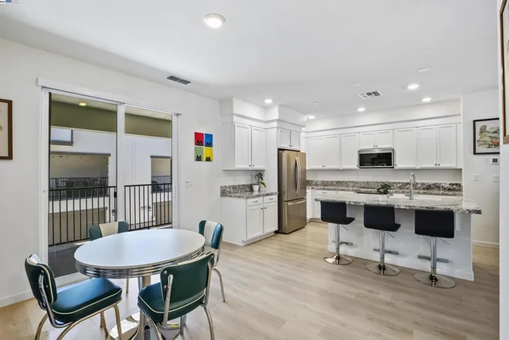 3062 Beaded Mist Walk, Sacramento, California 95833