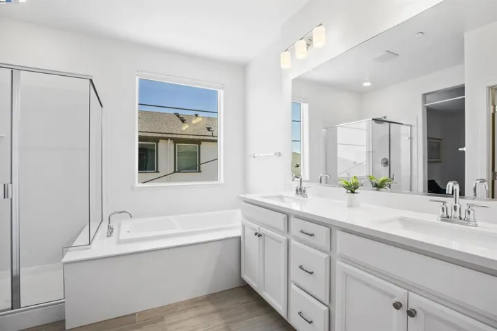 3062 Beaded Mist Walk, Sacramento, California 95833