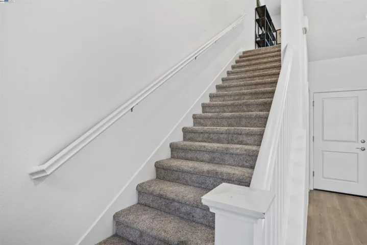 3062 Beaded Mist Walk, Sacramento, California 95833