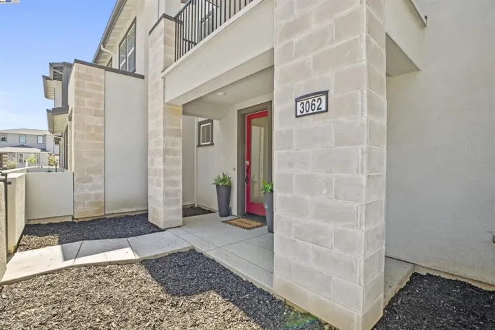3062 Beaded Mist Walk, Sacramento, California 95833