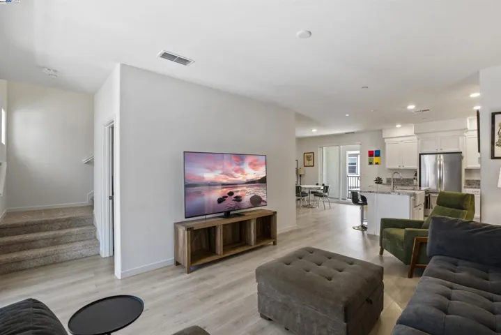 3062 Beaded Mist Walk, Sacramento, California 95833