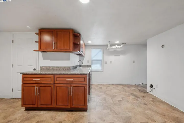 2064 San Antonio Ave, Alameda, California 94501