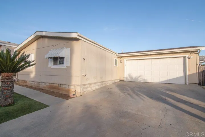 1638 Calavo Road 74, Fallbrook, California 92028