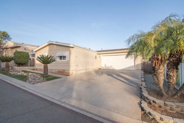 1638 Calavo Road 74, Fallbrook, California 92028