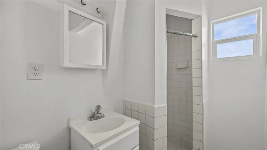 6759 Cherry Avenue, Long Beach, California 90805