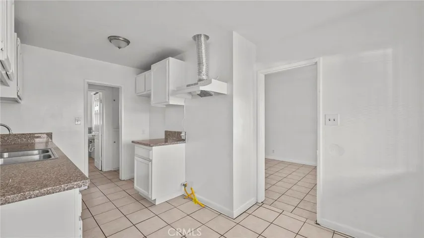 6759 Cherry Avenue, Long Beach, California 90805