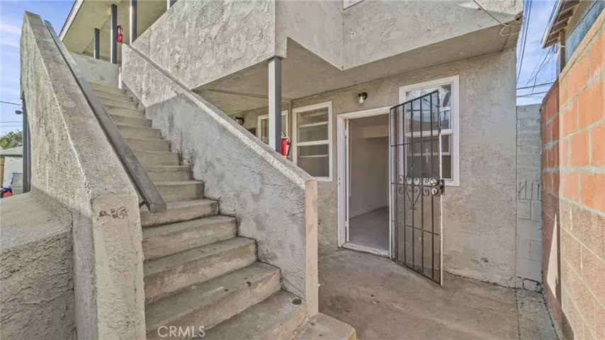 6759 Cherry Avenue, Long Beach, California 90805