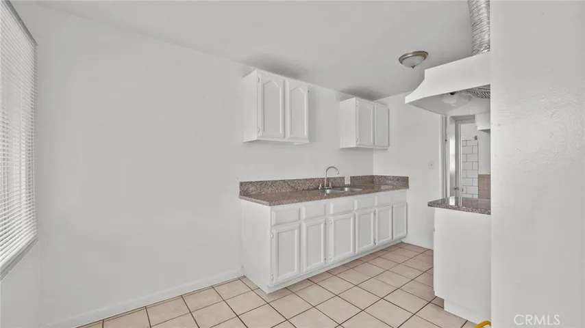6759 Cherry Avenue, Long Beach, California 90805