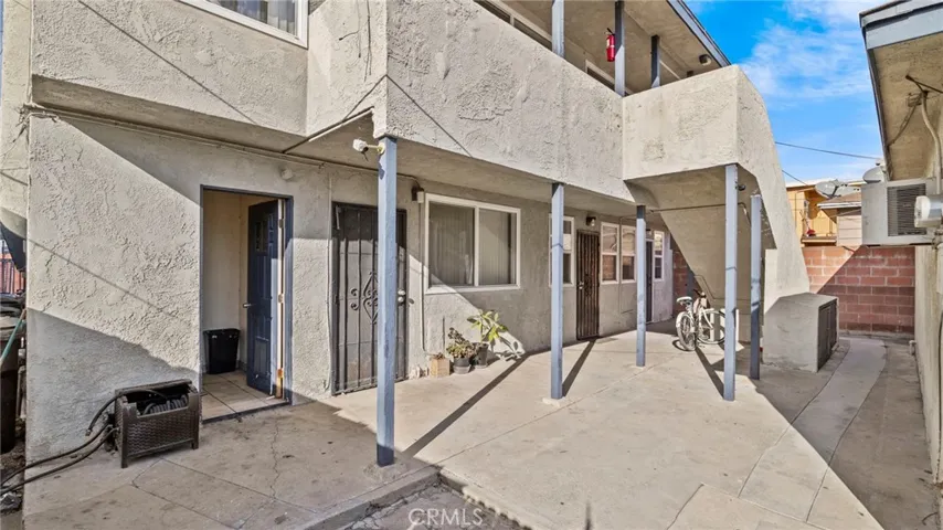 6759 Cherry Avenue, Long Beach, California 90805