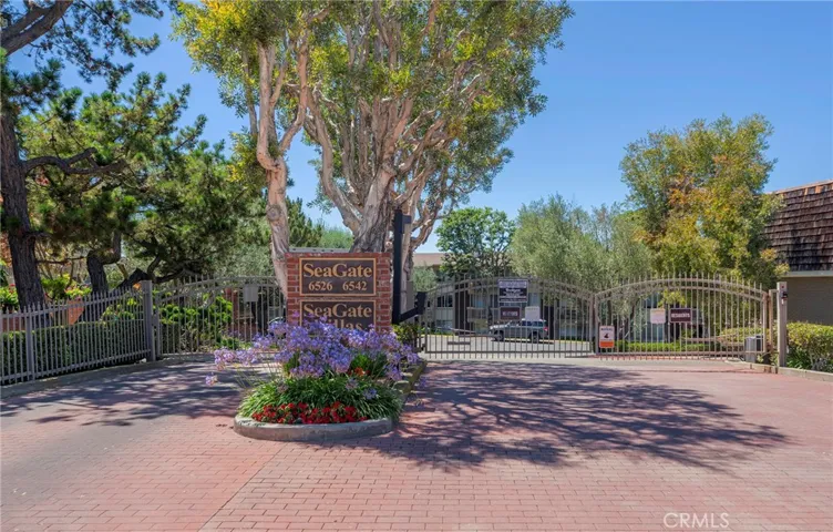 Gated community at Sea Gate