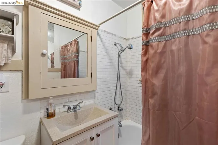 70 Granada Ave, San Francisco, California 94112
