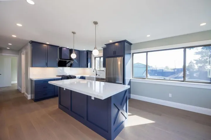 222 Avenue Granada, El Granada, California 94018