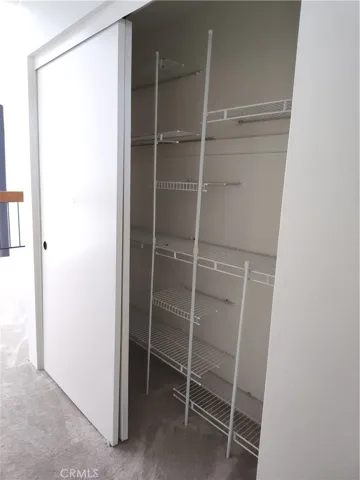 Sliding closet